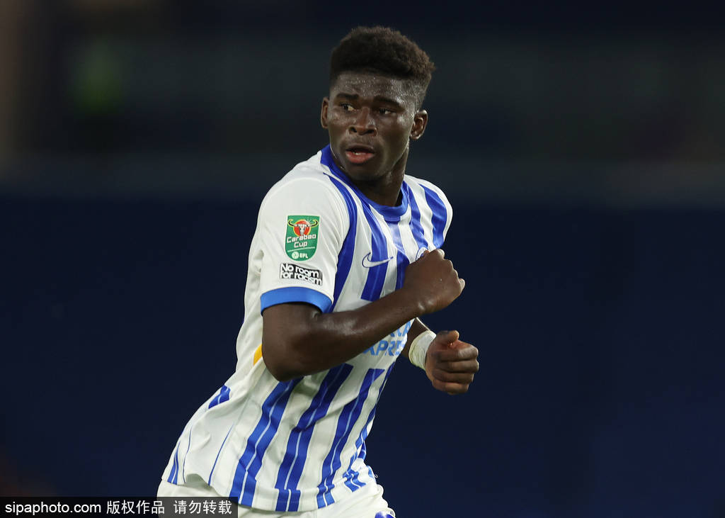 曼联错失8000万英镑节约，卡洛斯·巴莱巴转会风云再起