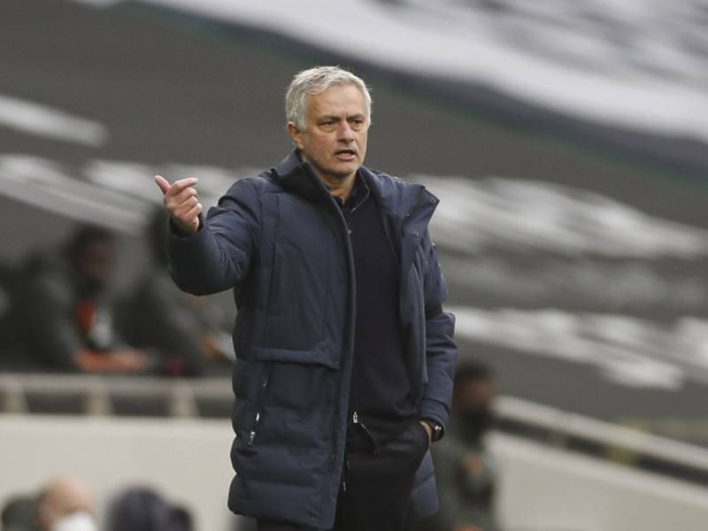 多赢一轮进欧冠！曼联弃将双双进球，穆里尼奥澄清欧冠的理念